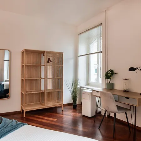 With Free Parking & Ac Tram To Center