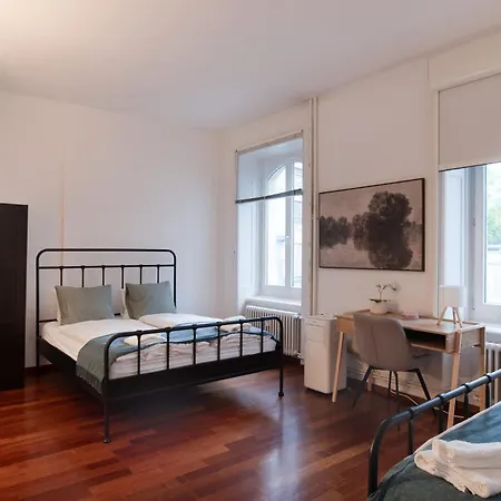 With Free Parking & Ac Tram To Center Zurigo